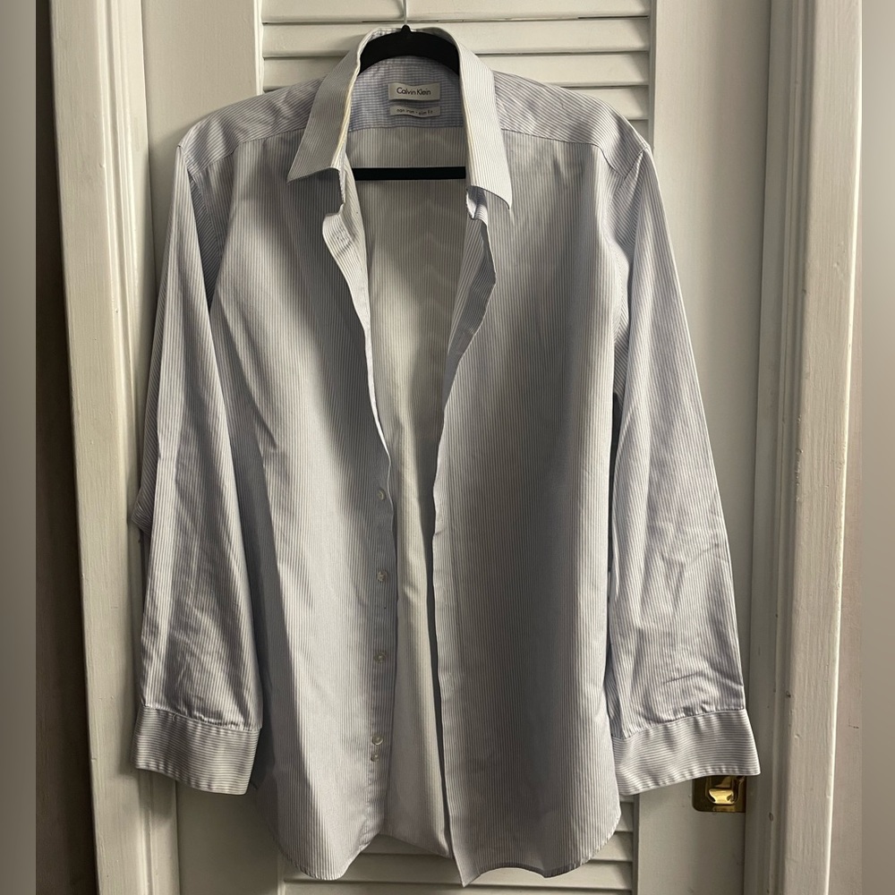 Calvin Klein Stretch Slim Fit Blue Pinstripe Oxford ButtonDown,Size 17 32/33